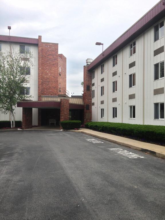 Motel Super 8 By Wyndham State College Exterior foto